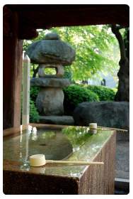 Fontana scintoista Giappone